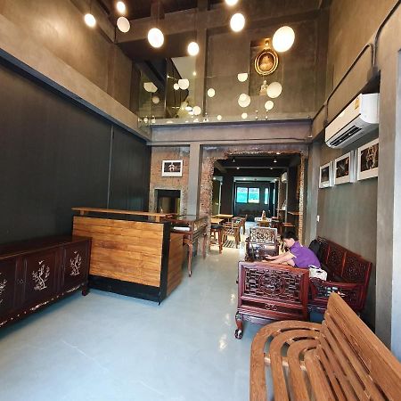 Baan Wualamphong บ้านวัวลำพอง Bangkok Exterior photo