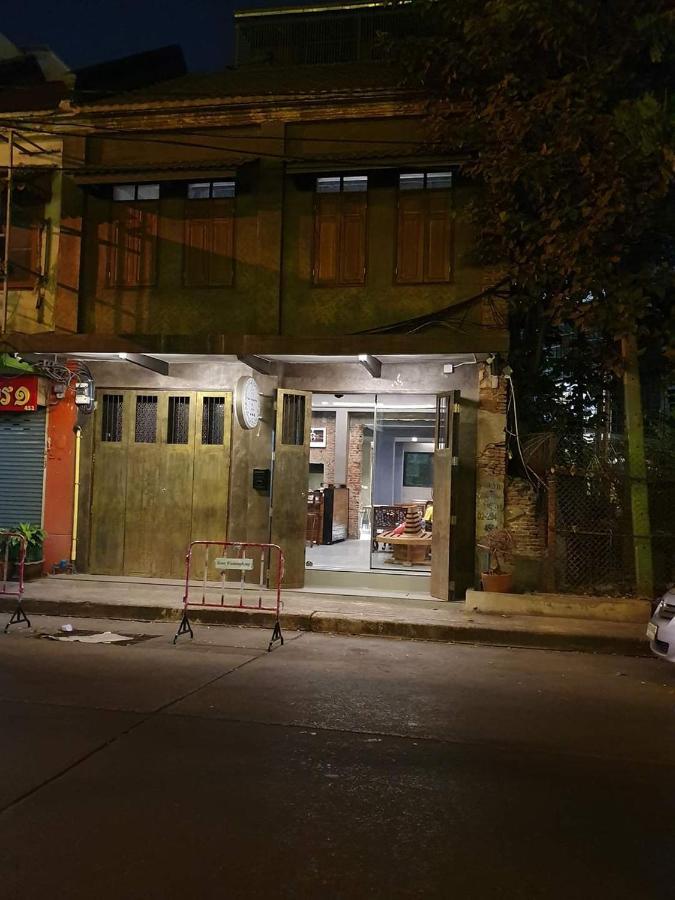 Baan Wualamphong บ้านวัวลำพอง Bangkok Exterior photo